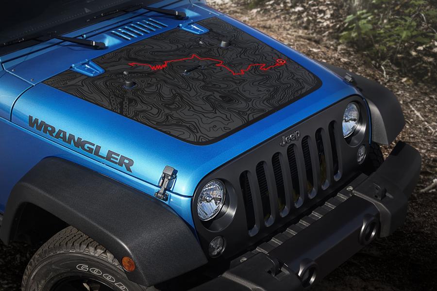  Jeep Wrangler Unlimited Black Bear 2016 года  (фото 2 из 4)